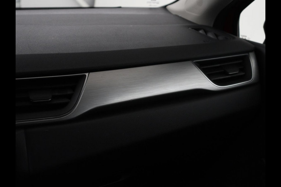 Renault Captur 1.3 TCe 140 Intens | Automaat | Camera | Carplay | Keyless | Navigatie | Full LED | 17'' | Climate control | Half leder | Cruise control | Bluetooth