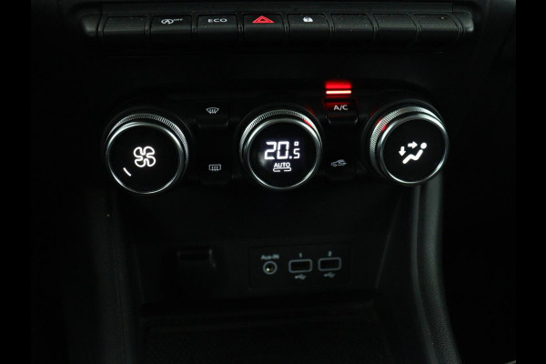 Renault Captur 1.3 TCe 140 Intens | Automaat | Camera | Carplay | Keyless | Navigatie | Full LED | 17'' | Climate control | Half leder | Cruise control | Bluetooth