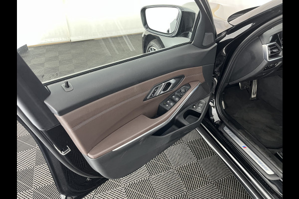 BMW 3 Serie Touring 330e eDrive M-Sportpack Edition (Plug-In) (INCL-BTW) *PANO | LEATHER | HEAD-UP | ADAPTIVE-CRUISE | FULL-LED | KEYLESS | DIGI-COCKPIT | HEATED-SPORTSEATS | CAMERA | HIFI-SOUND | PRIVACYGLASS | DAB+ | SHIFTPADDLES | NAVI-FULLMAP | 19"A
