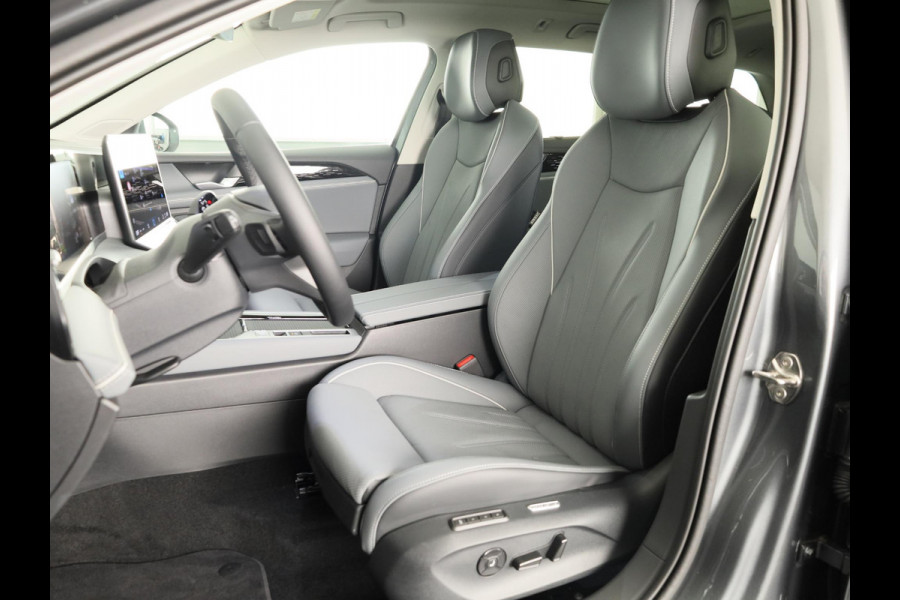 Volkswagen Passat Variant Elegance Business 1.5 eHybrid 204 pk DSG | 18" LM |  Leder Pakket |  Panoramadak | 360 graden camera |