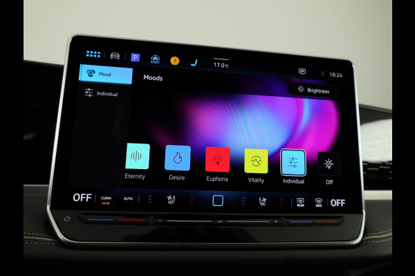 Volkswagen Passat Variant Elegance Business 1.5 eHybrid 204 pk DSG | 18" LM |  Leder Pakket |  Panoramadak | 360 graden camera |