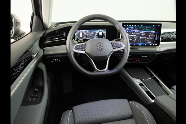 Volkswagen Passat Variant Elegance Business 1.5 eHybrid 204 pk DSG | 18" LM |  Leder Pakket |  Panoramadak | 360 graden camera |