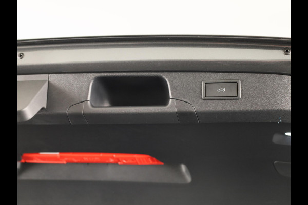 Volkswagen Passat Variant Elegance Business 1.5 eHybrid 204 pk DSG | 18" LM |  Leder Pakket |  Panoramadak | 360 graden camera |