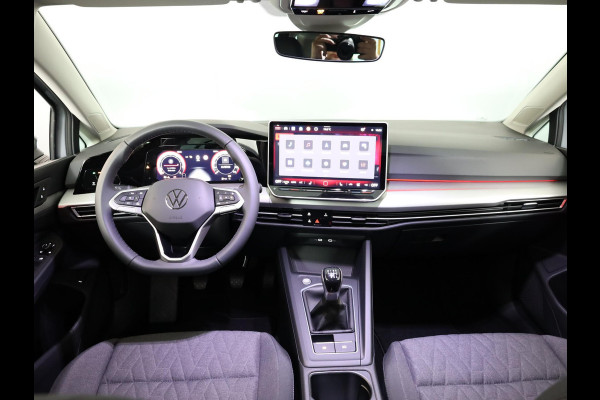 Volkswagen Golf variant Life Edition 1.5 TSI 116 pk Hand. | 18" LM | Stoel & stuurverwarming | Climatronic |