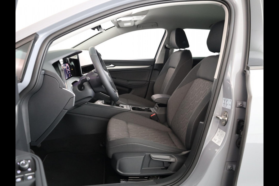Volkswagen Golf variant Life Edition 1.5 TSI 116 pk Hand. | 18" LM | Stoel & stuurverwarming | Climatronic |