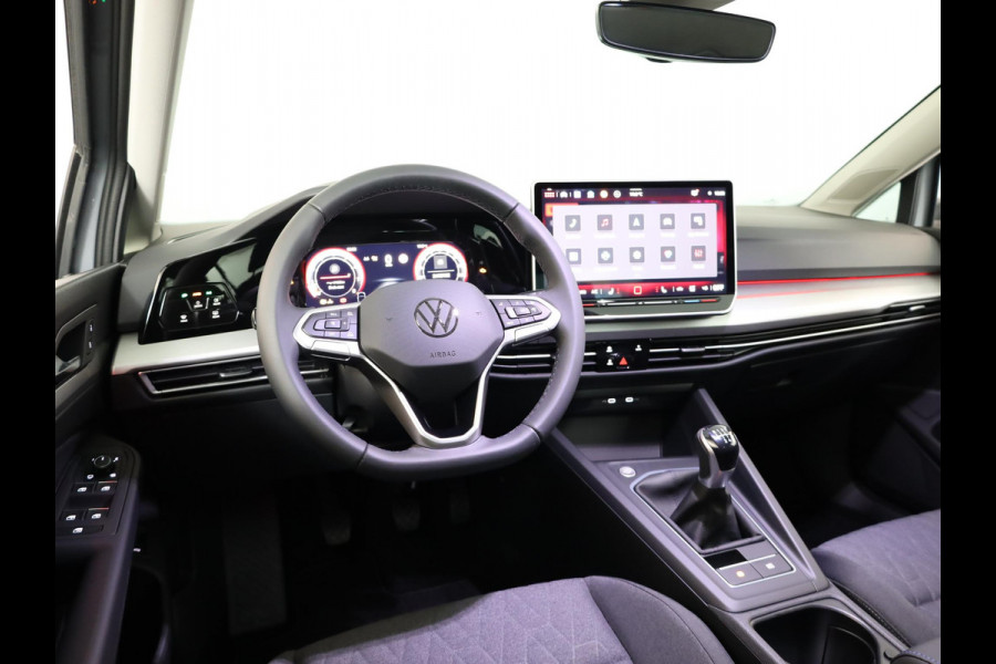 Volkswagen Golf variant Life Edition 1.5 TSI 116 pk Hand. | 18" LM | Stoel & stuurverwarming | Climatronic |