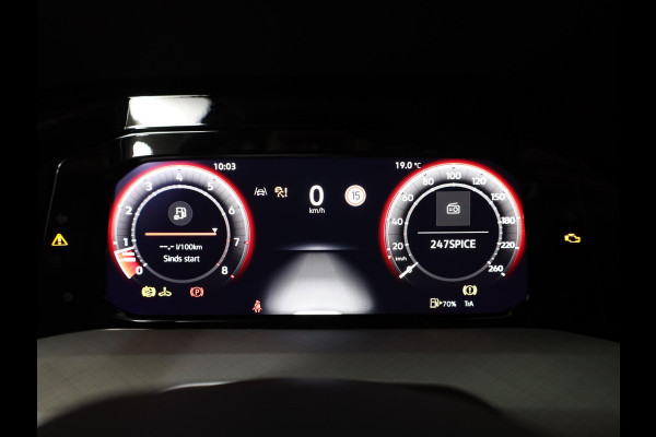 Volkswagen Golf variant Life Edition 1.5 TSI 116 pk Hand. | 18" LM | Stoel & stuurverwarming | Climatronic |