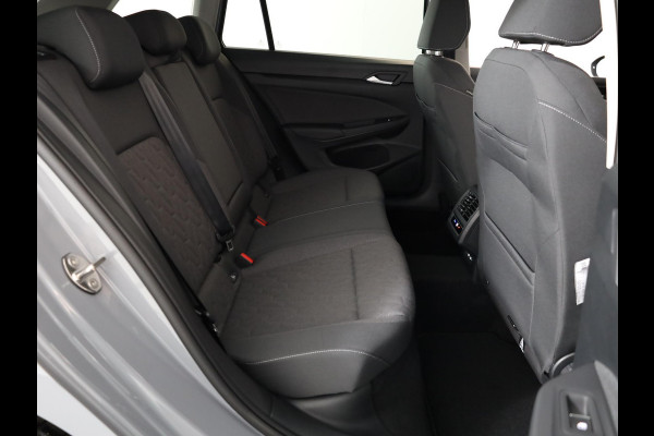 Volkswagen Golf variant Life Edition 1.5 TSI 116 pk Hand. | 18" LM | Stoel & stuurverwarming | Climatronic |