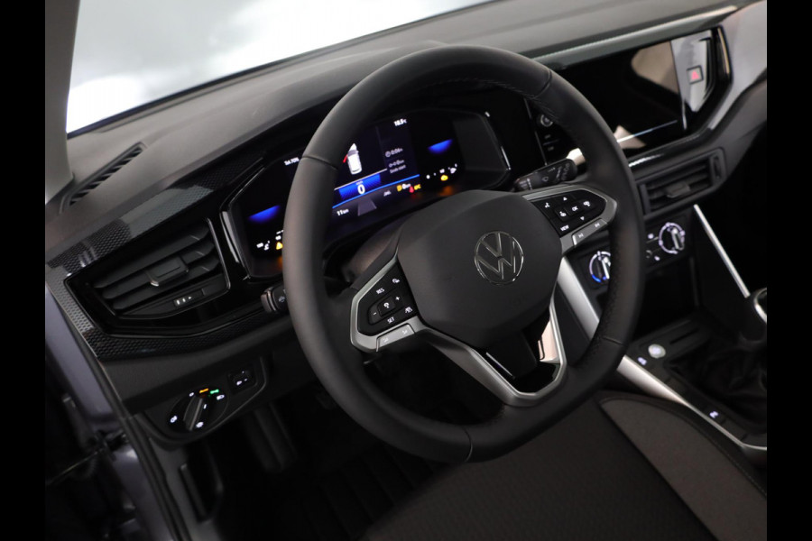 Volkswagen Polo GP Life Edition 1.0 95 pk 5 versn. Hand | 15" LM | Stoelverwarming | Camera |