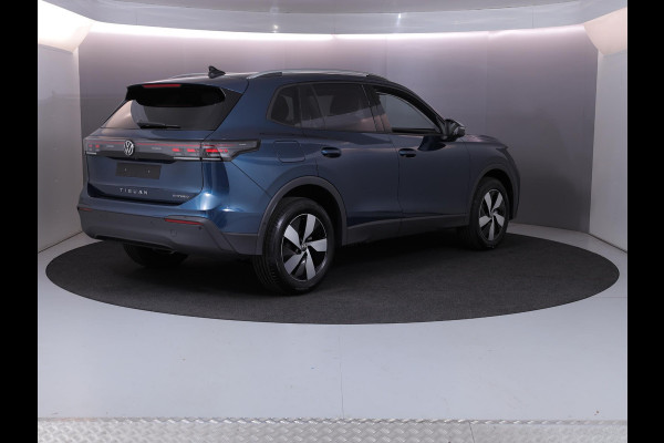 Volkswagen Tiguan Life Edition 1.5 eHybrid 204 PK DSG | 18" LM | Stoel & stuurverwarming | Trekhaak |