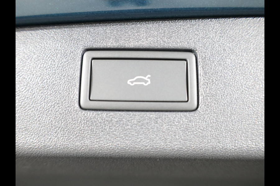 Volkswagen Tiguan Life Edition 1.5 eHybrid 204 PK DSG | 18" LM | Stoel & stuurverwarming | Trekhaak |