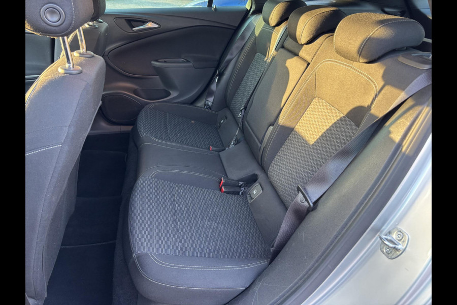 Opel Astra Sports Tourer 1.0 Turbo Business 105pk Trekhaak | Comfort Stoelen | Metaal lak | Climate control | Lichtmetalen velgen