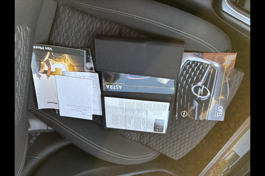 Opel Astra Sports Tourer 1.0 Turbo Business 105pk Trekhaak | Comfort Stoelen | Metaal lak | Climate control | Lichtmetalen velgen