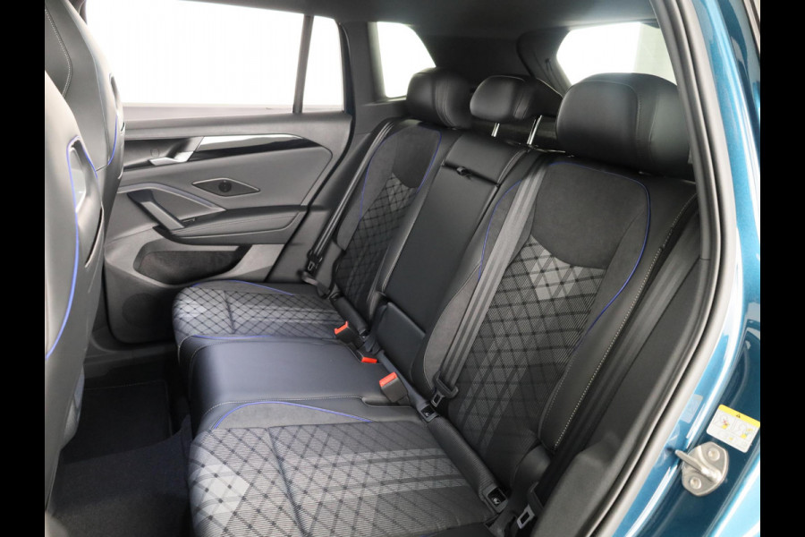 Volkswagen Tiguan R-Line Edition 1.5 eHybrid 204 PK DSG | 20" LM |  Black Style | Stoel & stuurverwarming | Trekhaak |