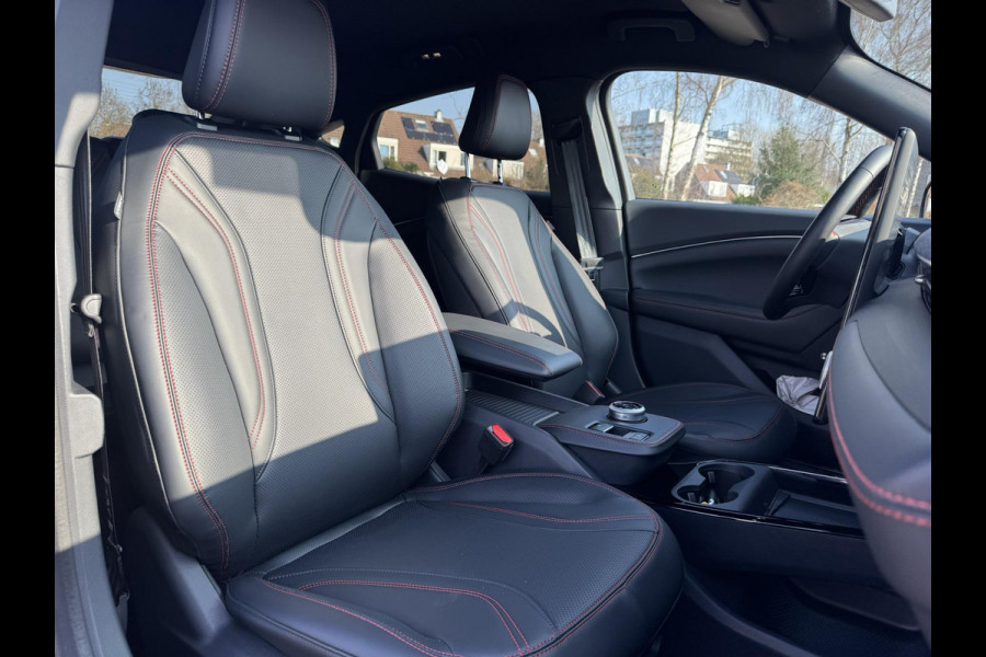 Ford Mustang Mach-E Extended Premium RWD 91 kWh | SCI | 294pk | Technology Pack Plus | Adaptieve Cruise |