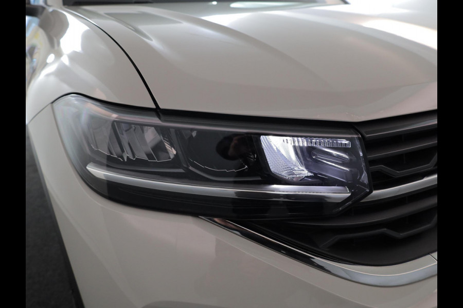 Volkswagen T-Cross Life Edition 1.0 TSI 95 PK 5 versn. Hand | Parkeersensoren | Stoelverwarming | Camera |
