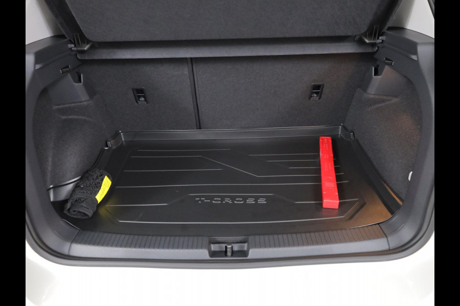 Volkswagen T-Cross Life Edition 1.0 TSI 95 PK 5 versn. Hand | Parkeersensoren | Stoelverwarming | Camera |