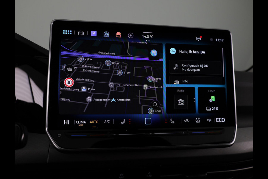 Volkswagen Golf Life Edition 1.5 eHybrid 204 PK | 18 "LM velgen | Stoel & Stuurverwarming | Camera |