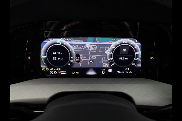 Volkswagen Golf Life Edition 1.5 eHybrid 204 PK | 18 "LM velgen | Stoel & Stuurverwarming | Camera |