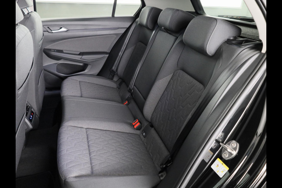 Volkswagen Golf Life Edition 1.5 eHybrid 204 PK | 18 "LM velgen | Stoel & Stuurverwarming | Camera |