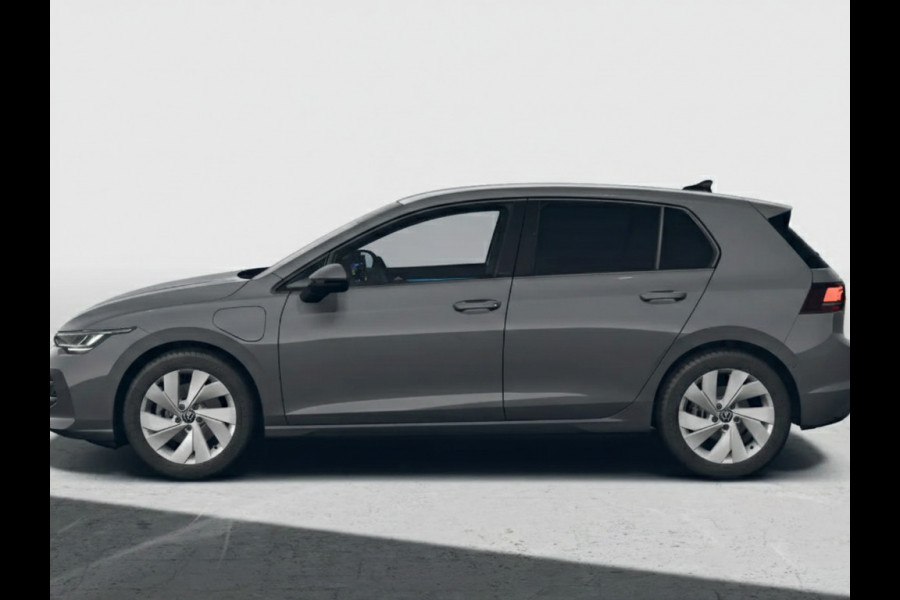 Volkswagen Golf Life Edition 1.5 eHybrid 204 PK | 17 "LM velgen | Stoel & Stuurverwarming | Camera |