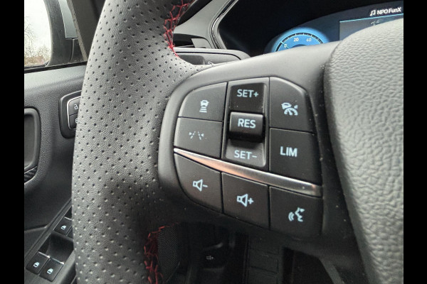 Ford Kuga 2.5 PHEV ST-Line X 243pk | Orig. NL auto | Panoramadak | Head up Display | Adpative LED | Winter Pack | Wegklapbare trekhaak | 19 inch lichtmetalen velgen