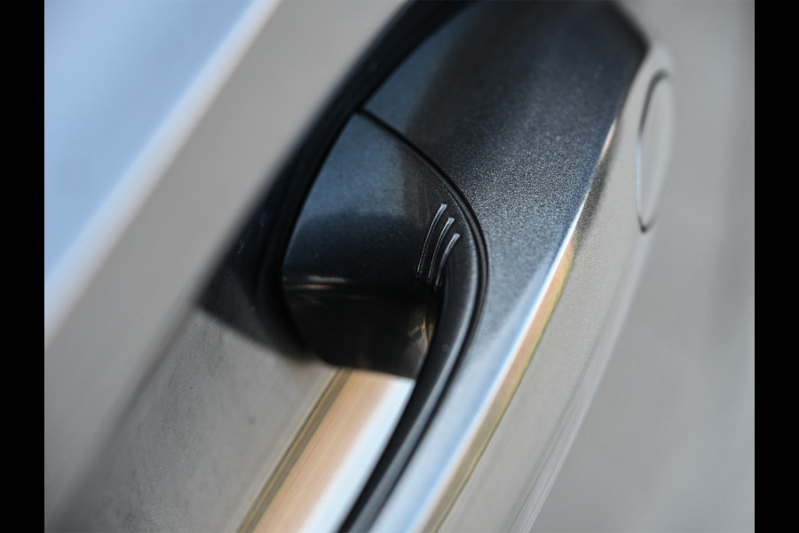 BMW 3-serie 330i High Executive 259pk M-Sport | M Sportbrake | M Suspension | Comfort Access | Schuif -/- Dak | Memory Seats | Ambiance Light | Laser Light | 360 Camera | Head-Up | Harman/Kardon |