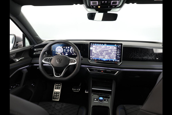 Volkswagen Tiguan R-Line-Edition 1.5 eHybrid 272 pk DSG | 20" LM | Stoel & stuurverwarming | 360 graden camera | IQ.Light |