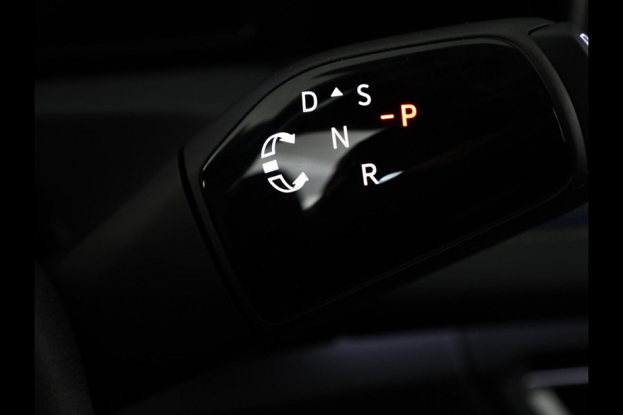 Volkswagen Tiguan R-Line-Edition 1.5 eHybrid 272 pk DSG | 20" LM | Stoel & stuurverwarming | 360 graden camera | IQ.Light |