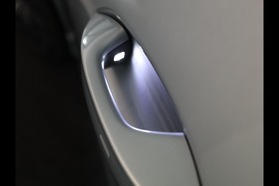 Volkswagen Tiguan R-Line-Edition 1.5 eHybrid 272 pk DSG | 20" LM | Stoel & stuurverwarming | 360 graden camera | IQ.Light |