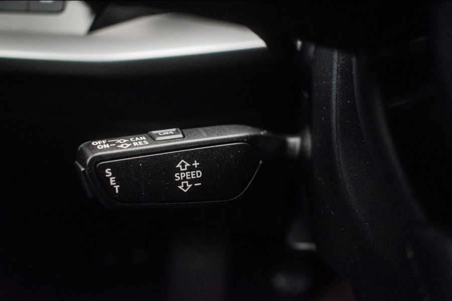 Audi A3 Sportback 30 TFSI Pro Line S ORG NL [ LED Virtual Carplay 18 Inch S Edition Velgen Parkeersensoren ]