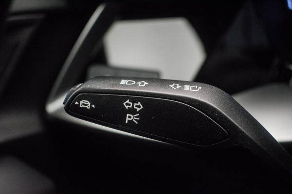 Audi A3 Sportback 30 TFSI Pro Line S ORG NL [ LED Virtual Carplay 18 Inch S Edition Velgen Parkeersensoren ]