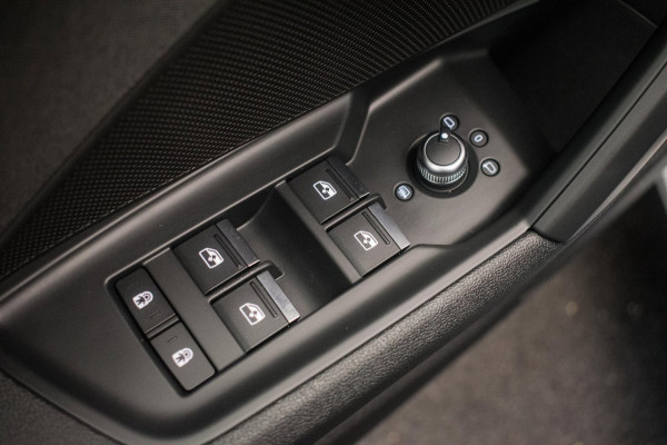 Audi A3 Sportback 30 TFSI Pro Line S ORG NL [ LED Virtual Carplay 18 Inch S Edition Velgen Parkeersensoren ]