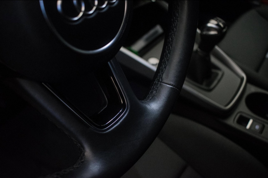 Audi A3 Sportback 30 TFSI Pro Line S ORG NL [ LED Virtual Carplay 18 Inch S Edition Velgen Parkeersensoren ]