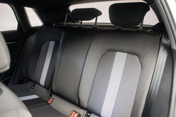 Audi A3 Sportback 30 TFSI Pro Line S ORG NL [ LED Virtual Carplay 18 Inch S Edition Velgen Parkeersensoren ]