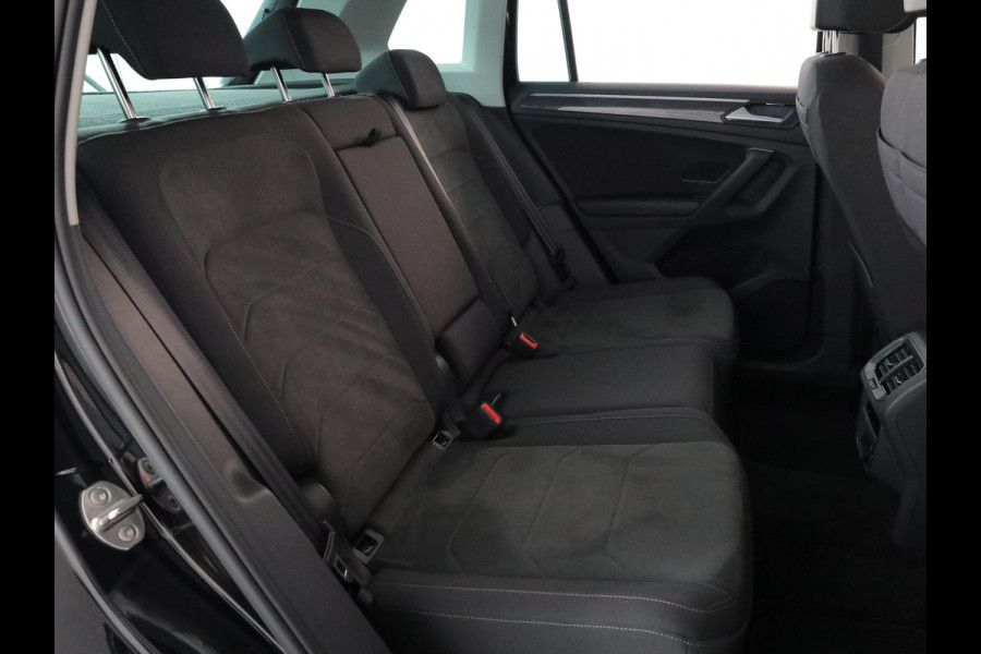 Volkswagen Tiguan 1.4 TSI eHybrid Elegance 245 PK PHEV | Panorama dak | Matrix koplampen | Parkeercamera | Side assist |