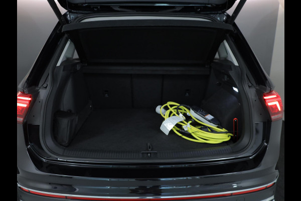 Volkswagen Tiguan 1.4 TSI eHybrid Elegance 245 PK PHEV | Panorama dak | Matrix koplampen | Parkeercamera | Side assist |