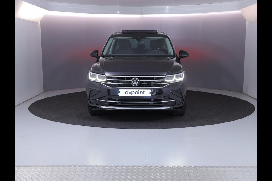 Volkswagen Tiguan 1.4 TSI eHybrid Elegance 245 PK PHEV | Panorama dak | Matrix koplampen | Parkeercamera | Side assist |