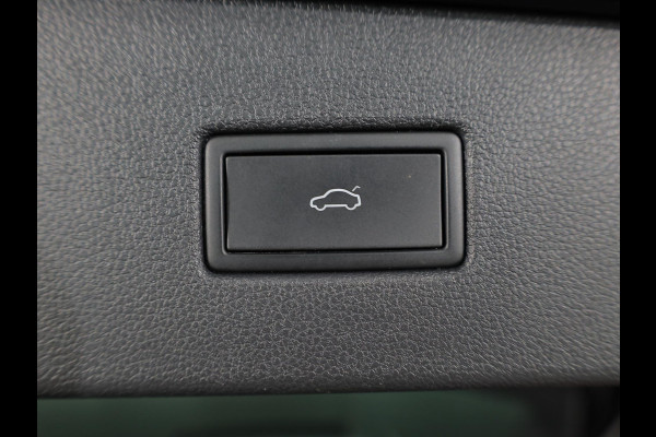 Volkswagen Tiguan 1.4 TSI eHybrid Elegance 245 PK PHEV | Panorama dak | Matrix koplampen | Parkeercamera | Side assist |