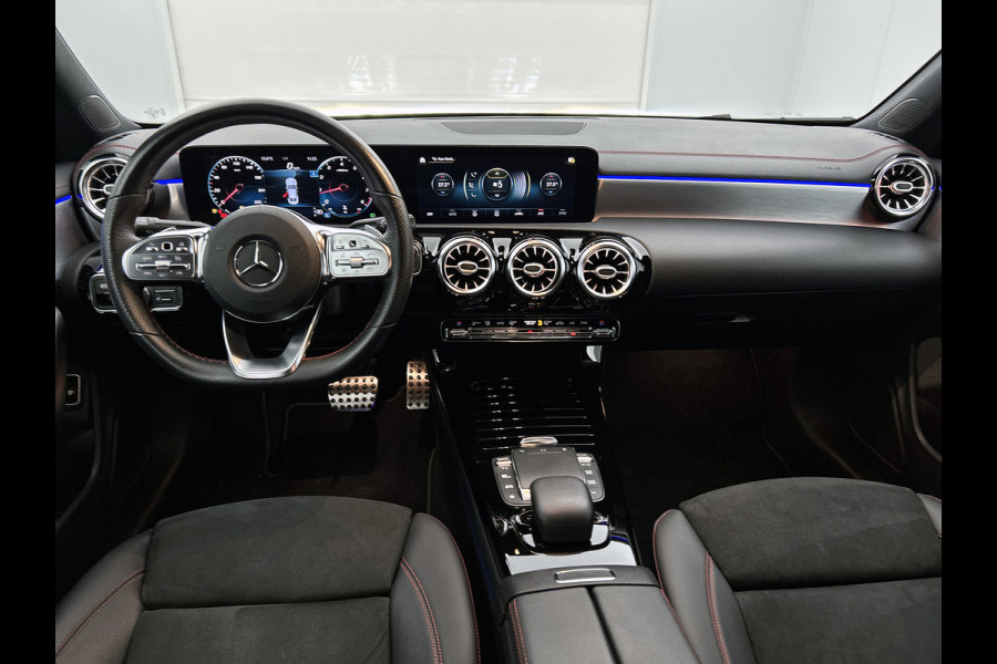 Mercedes-Benz CLA-Klasse 180 Business Solution AMG(NL auto, Dealer ondH, SfeerV, Navi, StoelV, Camera, Carplay, Lane Assit, Etc)