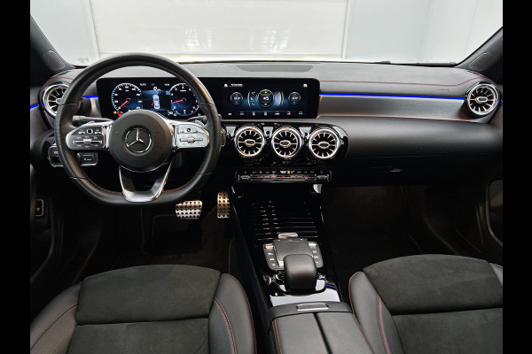 Mercedes-Benz CLA-Klasse 180 Business Solution AMG(NL auto, Dealer ondH, SfeerV, Navi, StoelV, Camera, Carplay, Lane Assit, Etc)
