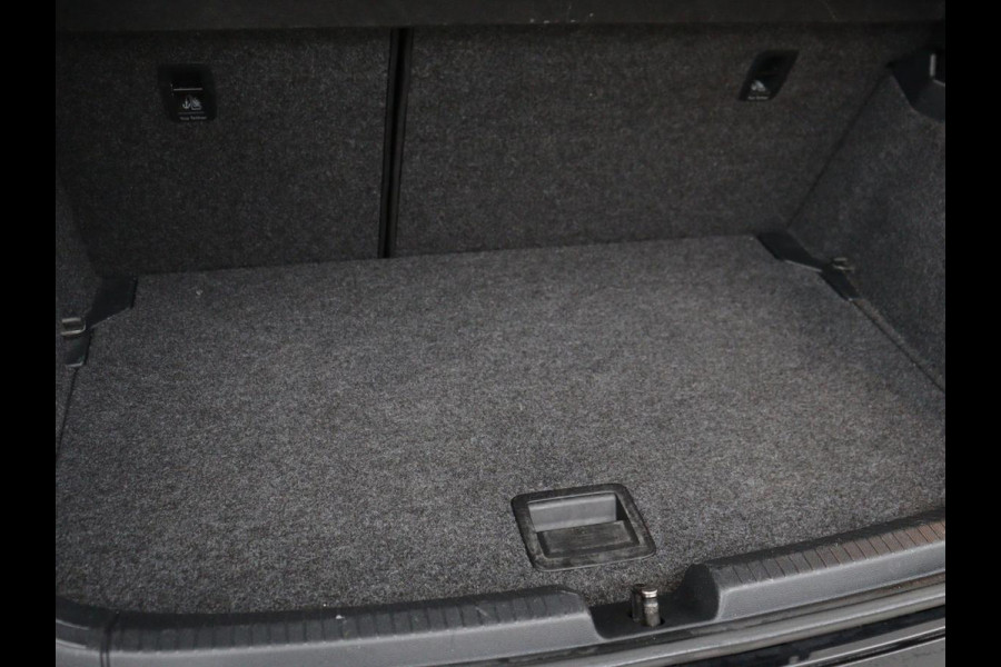 Volkswagen Polo 2.0 TSI GTI | Panoramadak | Stoelverwarming | Adaptive cruise | Camera | Virtual Cockpit | Carplay | Keyless | Full LED | Navigatie | Climate control | Origineel NL