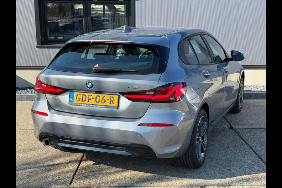 BMW 1-serie 116i / camera / carplay / navigatie skyscraper