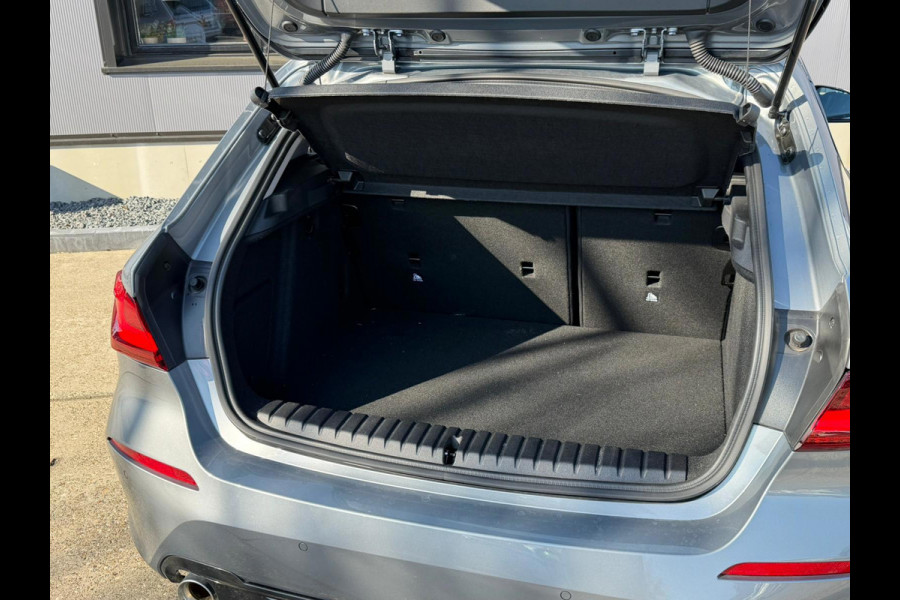 BMW 1-serie 116i / camera / carplay / navigatie skyscraper