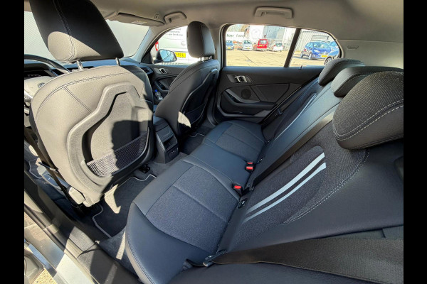 BMW 1-serie 116i / camera / carplay / navigatie skyscraper