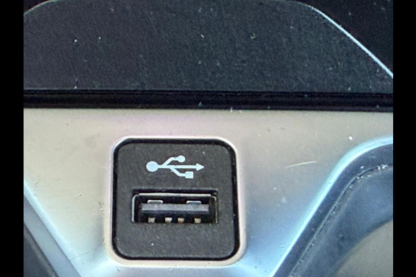 BMW 1-serie 116i / camera / carplay / navigatie skyscraper