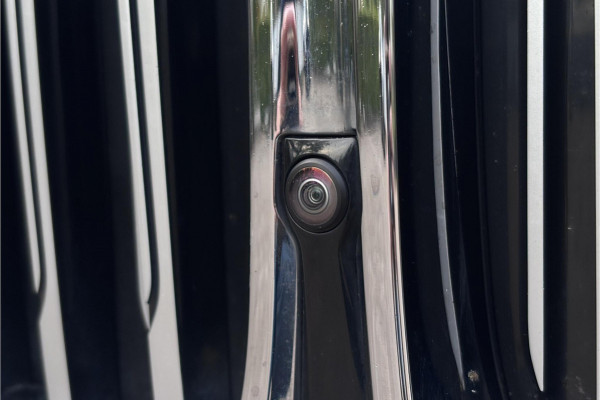 BMW 7 Serie 745e High Executive | Schuif-Kanteldak | 4-WS | Comfortleder | Soft-Close | Head-Up | Alcantara hemel