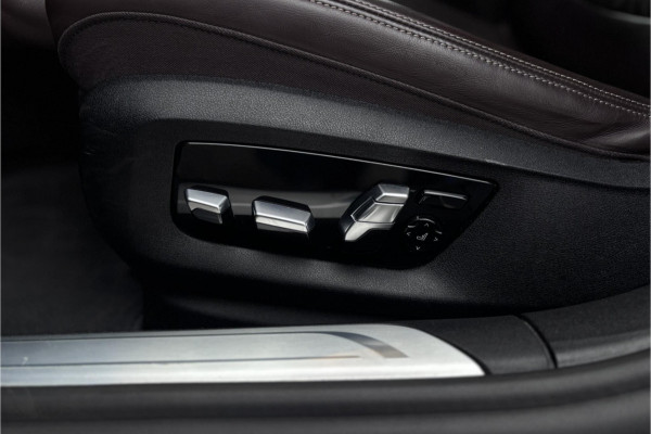 BMW 7 Serie 745e High Executive | Schuif-Kanteldak | 4-WS | Comfortleder | Soft-Close | Head-Up | Alcantara hemel