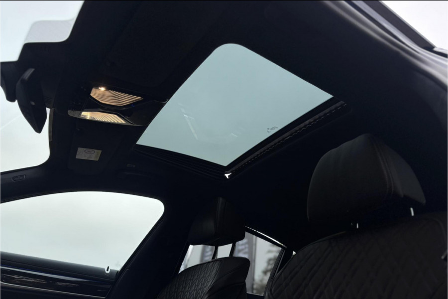 BMW 7 Serie 745e High Executive | Schuif-Kanteldak | 4-WS | Comfortleder | Soft-Close | Head-Up | Alcantara hemel