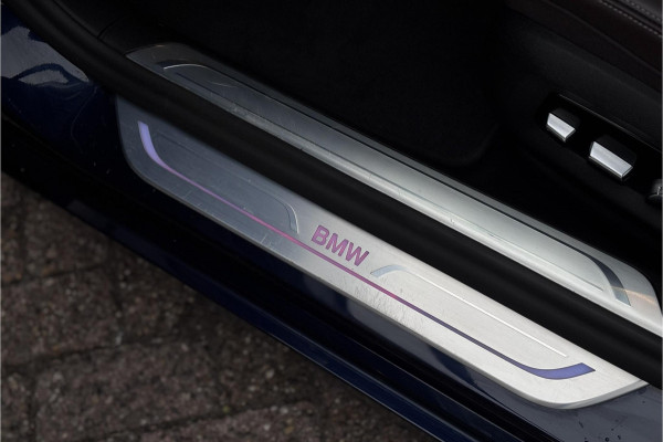 BMW 7 Serie 745e High Executive | Schuif-Kanteldak | 4-WS | Comfortleder | Soft-Close | Head-Up | Alcantara hemel
